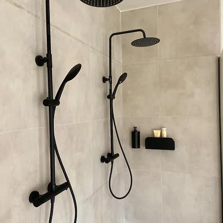 Les Tours De Rose - Characterful In Apartamento *