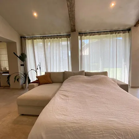 Les Tours De Rose - Characterful In * Waremme