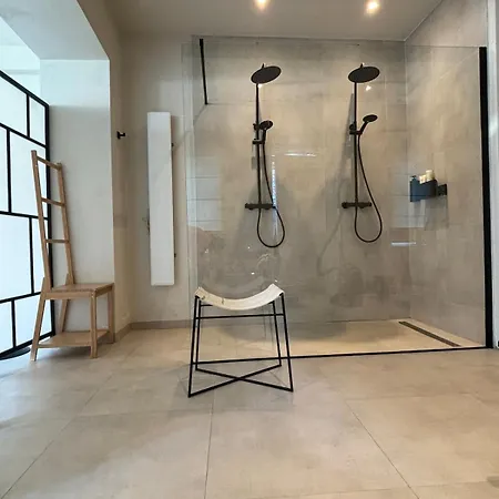 Les Tours De Rose - Characterful In * Waremme